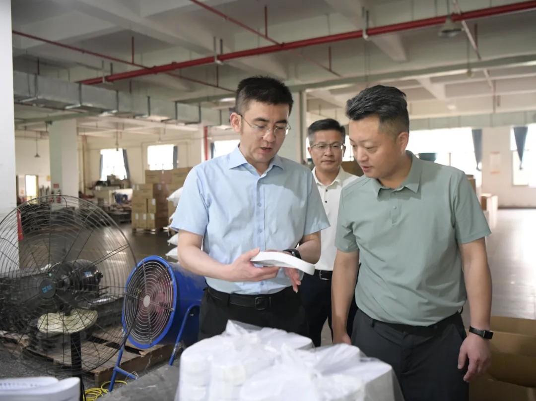 縣政府主要領(lǐng)導(dǎo)帶隊(duì)開展“四下基層”現(xiàn)場(chǎng)辦公活動(dòng)